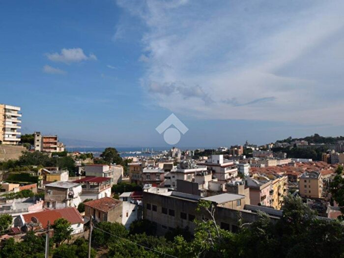 Appartamento quadrilocale in affitto in Via seminario estivo, Giostra, Messina