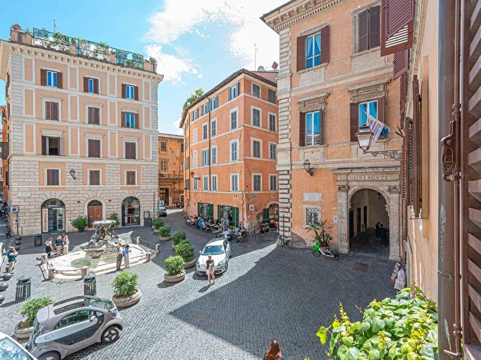 Appartamento quadrilocale in affitto in Piazza Mattei, Largo Argentina, Roma
