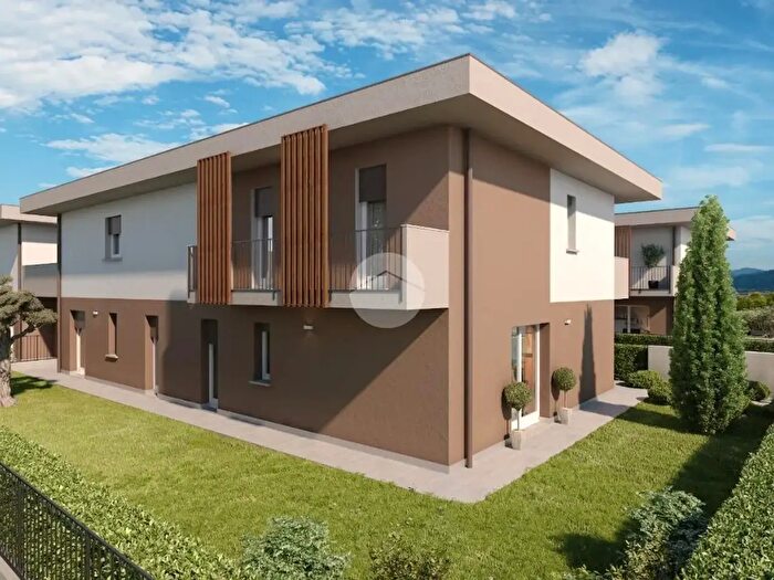 Appartamento bilocale in vendita in Via Manzoni, Corte Franca