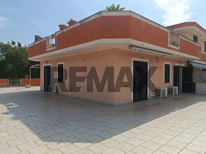 Appartamento con 5 locali in vendita in Via del Parco, Ardea