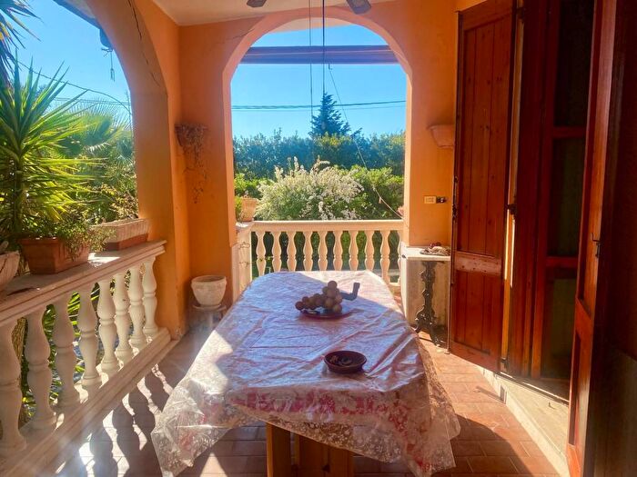 Casa con 6 locali in affitto in Strada Riserva della Caduta, Lido di Foce Verde, Latina