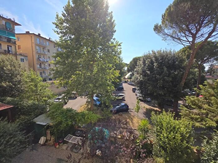 Appartamento con 5 locali in vendita in Via Bardelli, Firenze
