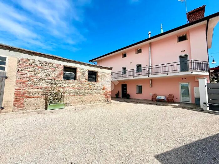Casa con 5 locali in vendita in Via della Chiesa, Lestizza