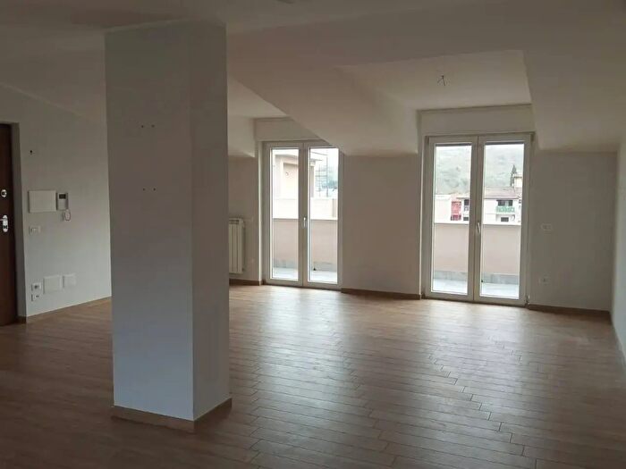 Appartamento trilocale in affitto in Via Corradello dAquino, Caserta