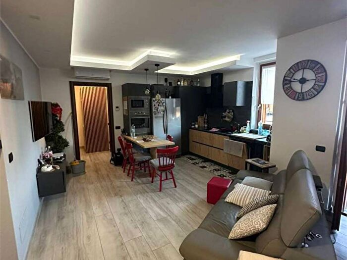 Appartamento trilocale in affitto in via cantù, Centro, Parabiago