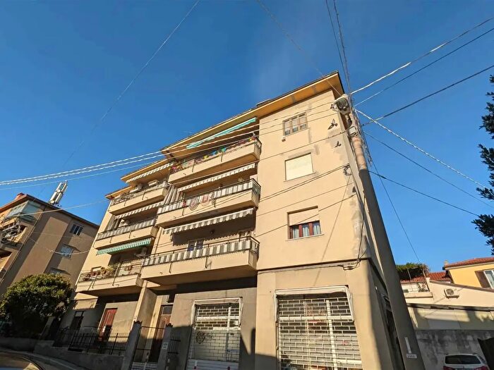 Appartamento con 5 locali in vendita in Trieste