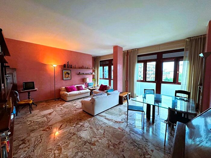 Appartamento trilocale in vendita in Piazza Imperatore Tito, Milano