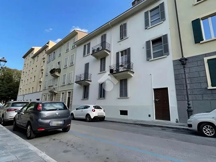 Appartamento quadrilocale in affitto in Via Primo Maggio, Parma