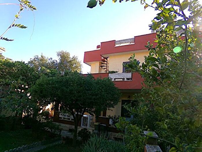 Casa con 5 locali in vendita in Viale delle Cerase Marine, Anzio