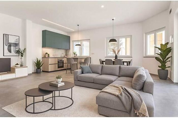 Appartamento con 5 locali in vendita in Corso Lecce, Torino