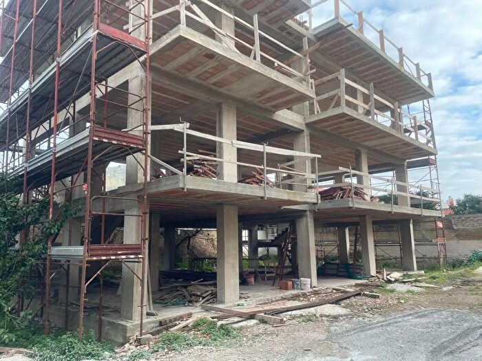 Casa con 5 locali in vendita in Mondragone