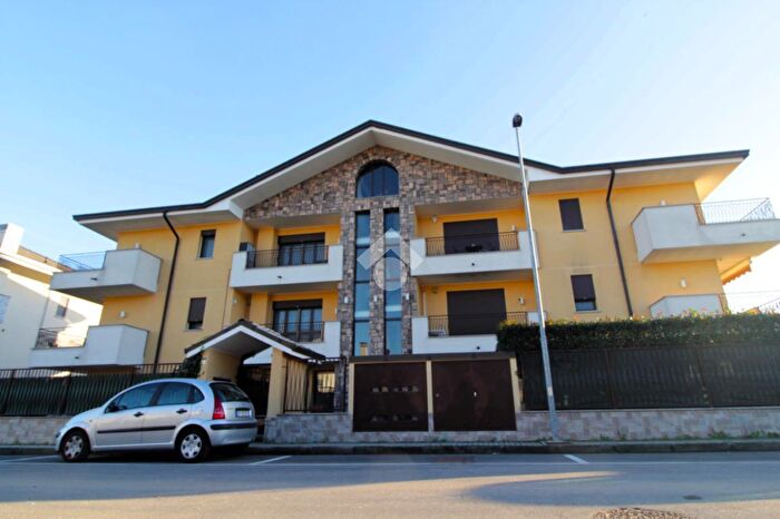 Appartamento trilocale in vendita in Via Fanin, Sedriano