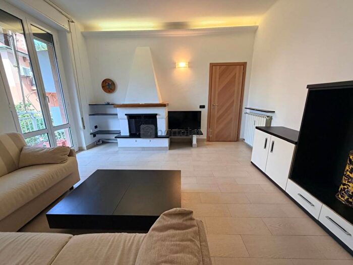 Appartamento con 5 locali in affitto in Via Redipuglia, Quarto, Genova