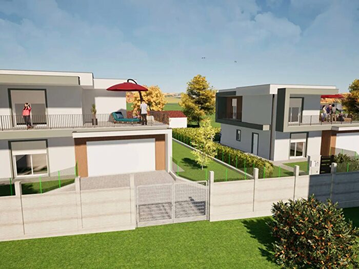 Casa con 6 locali in vendita in Via Macchi, Varese