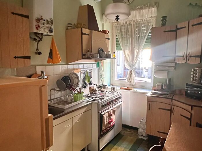 Appartamento trilocale in vendita in Via Borgomanero, Torino