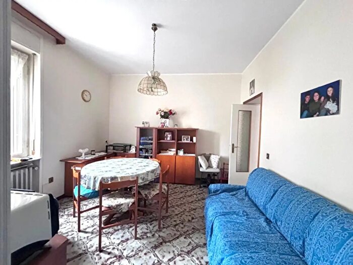 Appartamento con 6 locali in vendita in Via Montello, Fiorenzuola DArda