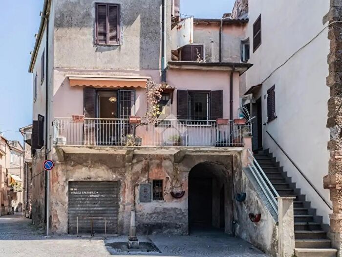 Appartamento quadrilocale in vendita in Via Giovanni Andrea dell'Anguillara, Sutri