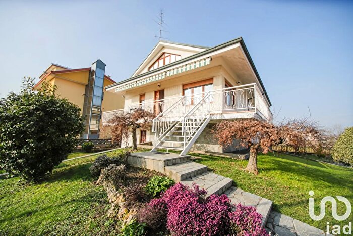 Casa con 10 locali in vendita in Via Cellini, Volpiano