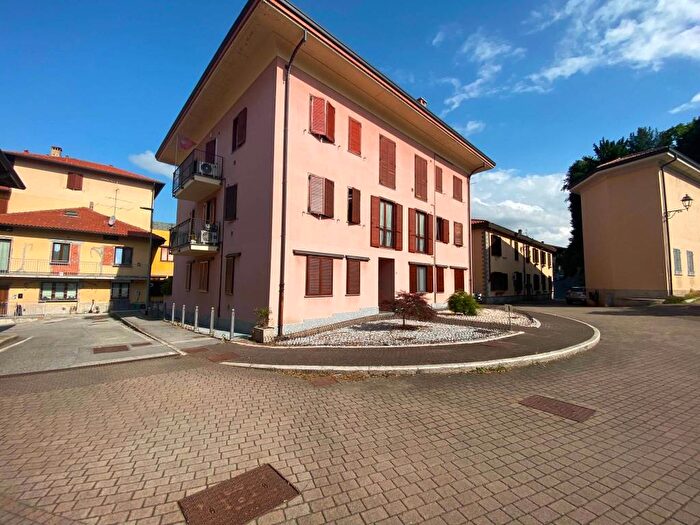 Appartamento trilocale in affitto in Centro, Cassina Rizzardi