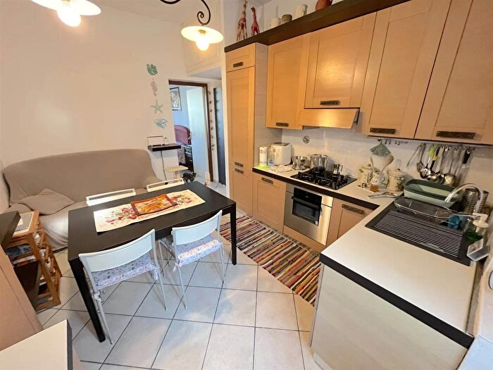 Appartamento trilocale in vendita in Viale Corsica Firenze, Firenze