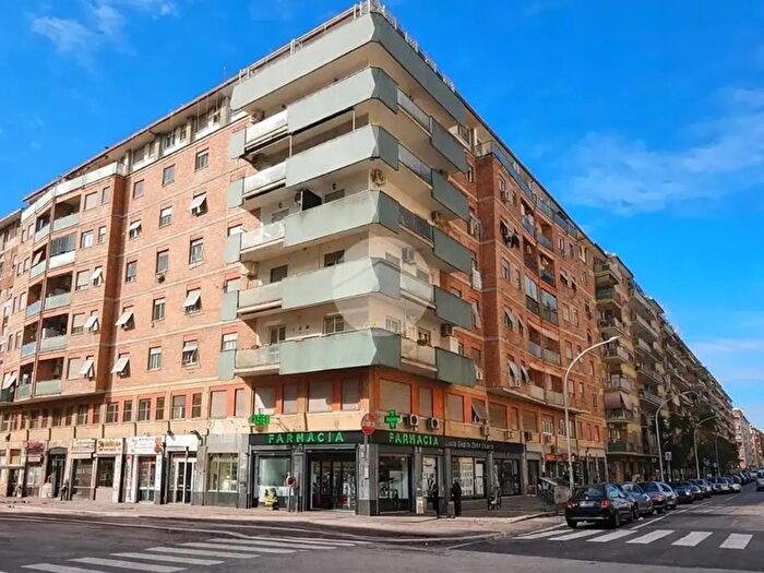 Appartamento monolocale in vendita in Via Ponzio Cominio, Roma