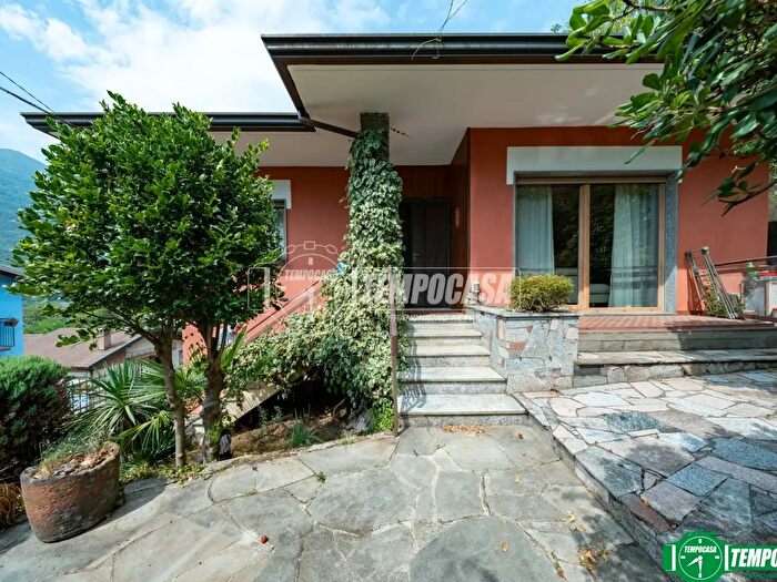 Casa con 8 locali in vendita in Via Casa del Gallo, Gravellona Toce