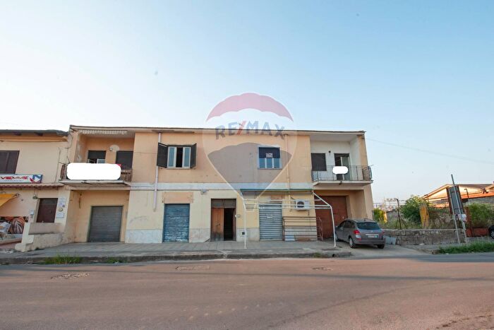 Casa con 12 locali in vendita in Corso Umberto I, Carinola