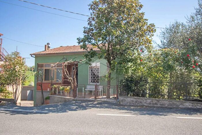 Casa con 6 locali in vendita in Vocabolo degli Angeli, Magliano Sabina