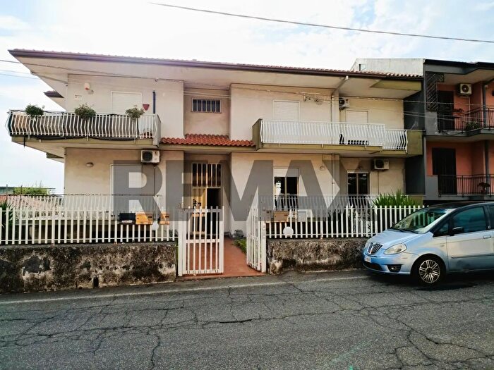 Appartamento con 5 locali in vendita in Via Trieste, Santa Venerina
