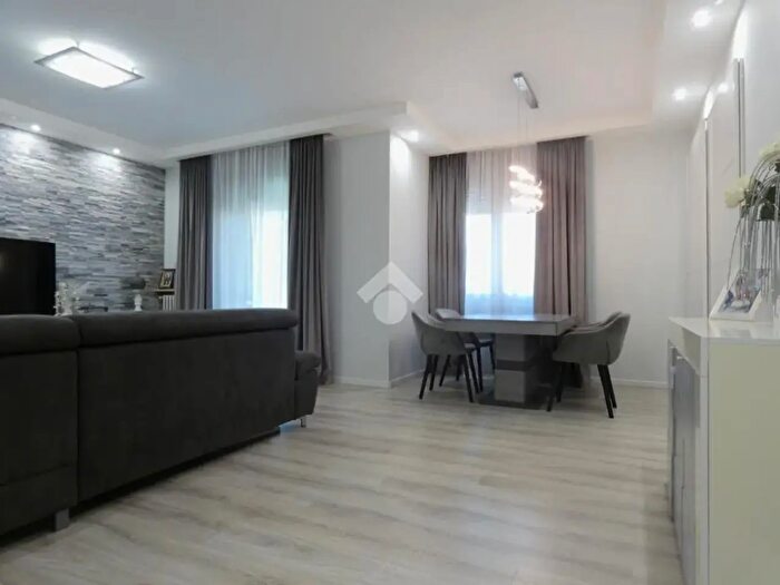 Appartamento trilocale in vendita in Via Mons Saccani, Cadelbosco Di Sopra