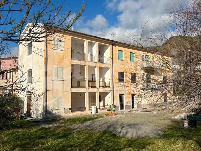 Appartamento trilocale in vendita in Via Francesco Cilea, Belmonte Calabro