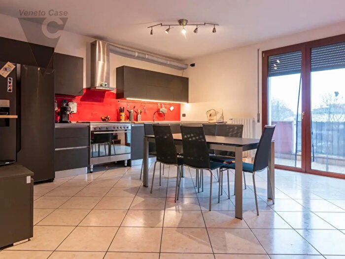 Appartamento con 5 locali in vendita in Via Firenze, Ponte San Nicolo