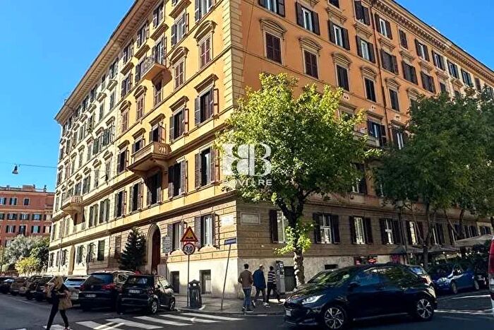 Appartamento con 8 locali in vendita in Via Crescenzio RomaPrati, Roma