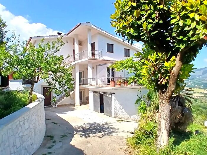 Appartamento quadrilocale in affitto in Via San Paolo della Croce, Paliano