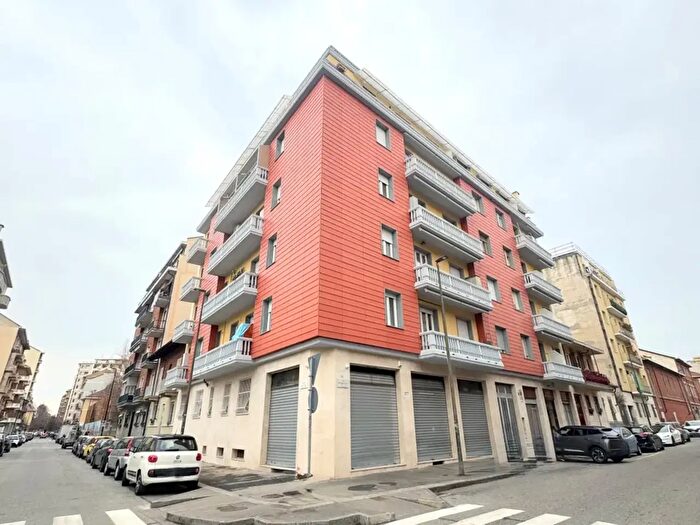 Appartamento trilocale in vendita in Via Brandizzo, Torino