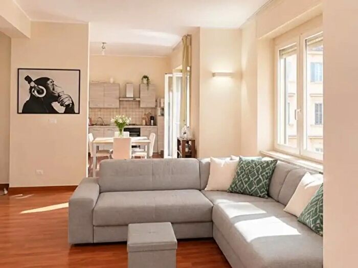 Appartamento con 5 locali in vendita in Via Filisto, Siracusa