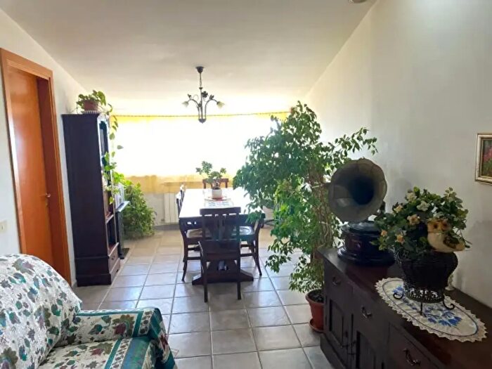 Appartamento con 6 locali in vendita in Via Santa Lucia, San Polo Dei Cavalieri