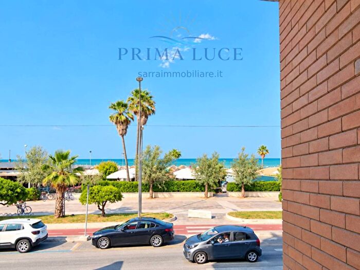 Appartamento trilocale in vendita in Lungomare Strada Parco, Pescara