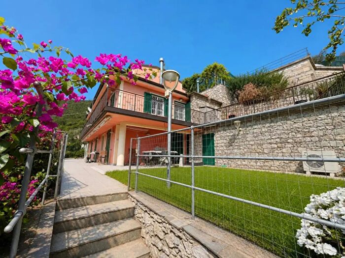 Casa con 9 locali in vendita in Via Sanguineto Case Sparse CIV, Chiavari