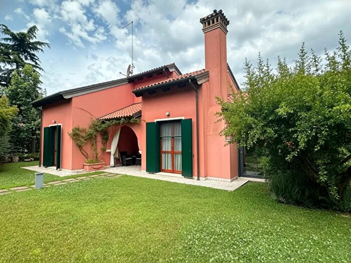 Casa quadrilocale in vendita in Jesolo