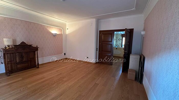 Appartamento con 5 locali in vendita in Via Borrelli, Foggia