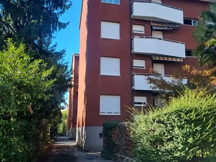 Appartamento trilocale in vendita in Via Cantoreggio, Varese