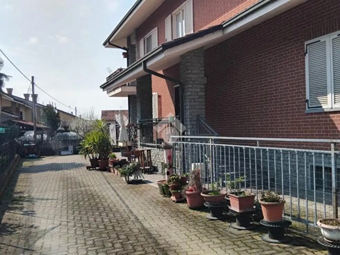 Appartamento con 5 locali in vendita in Via Casot, Vigone