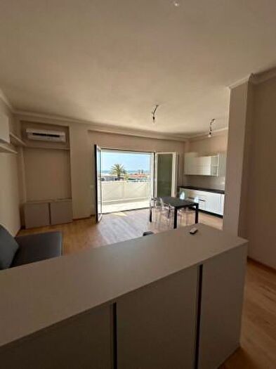 Appartamento con 5 locali in vendita in Via Candia, Pietrasanta