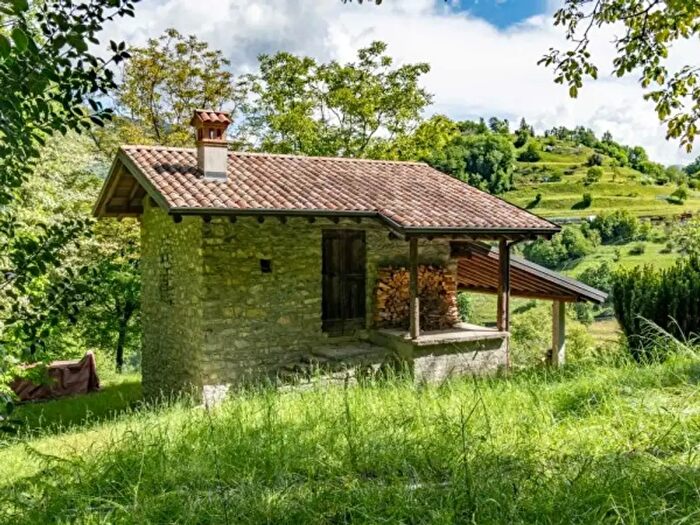 Casa bilocale in vendita in Via Benago, Sedrina