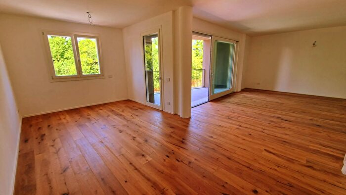 Appartamento con 5 locali in vendita in Treviso Viale Luzzatti, Treviso