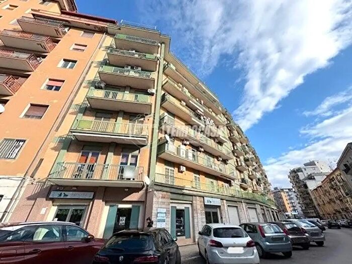 Appartamento trilocale in vendita in Via Saverio Pollice, Foggia