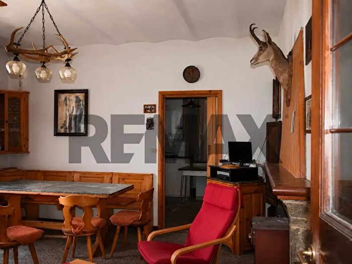 Casa con 12 locali in vendita in Strada Provinciale Massese, Monchio Delle Corti