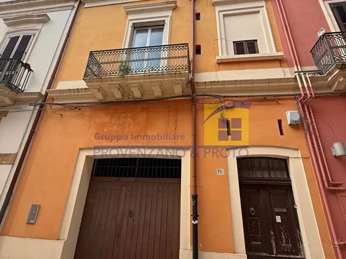 Appartamento quadrilocale in vendita in Via Manzoni, Brindisi