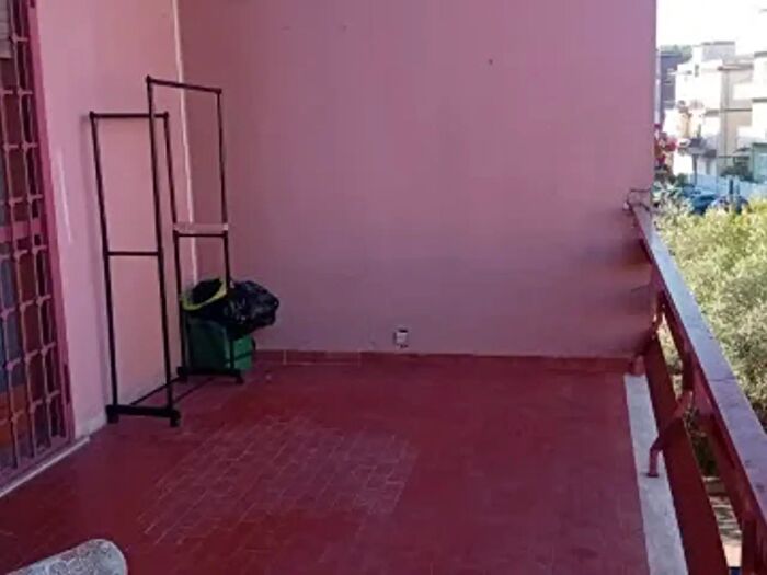 Appartamento trilocale in vendita in Via Atlante, Roma